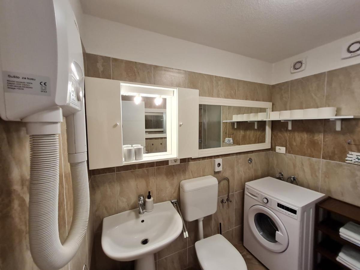 Holiday Home "Mala Kuca " With Heated Pool Pula Exteriör bild